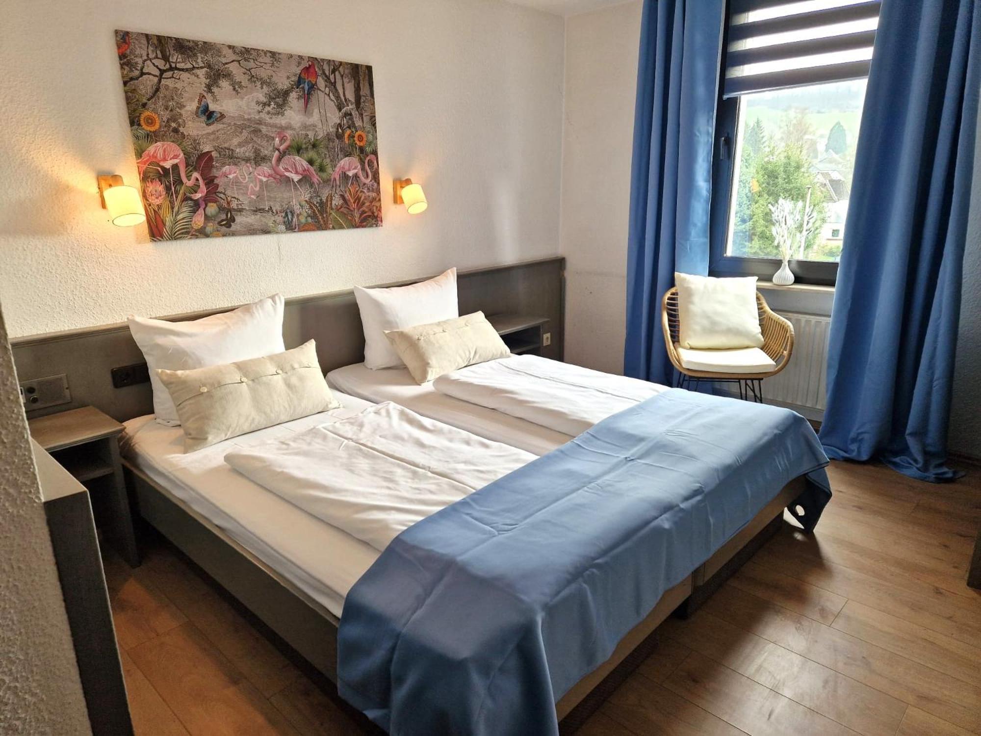 Hotel เองเกลส์เคียร์เชน ภายนอก รูปภาพ