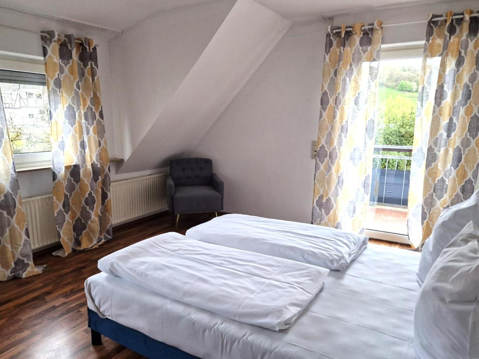 Hotel เองเกลส์เคียร์เชน ภายนอก รูปภาพ