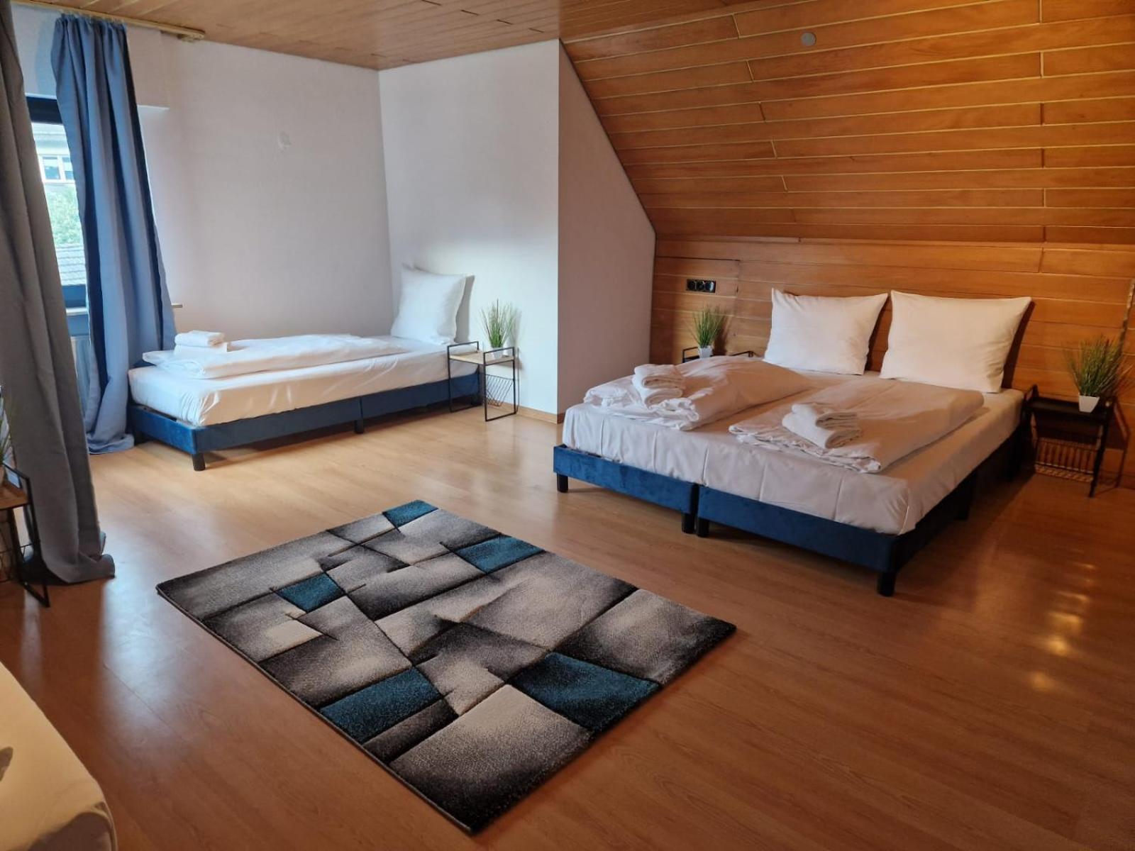 Hotel เองเกลส์เคียร์เชน ภายนอก รูปภาพ