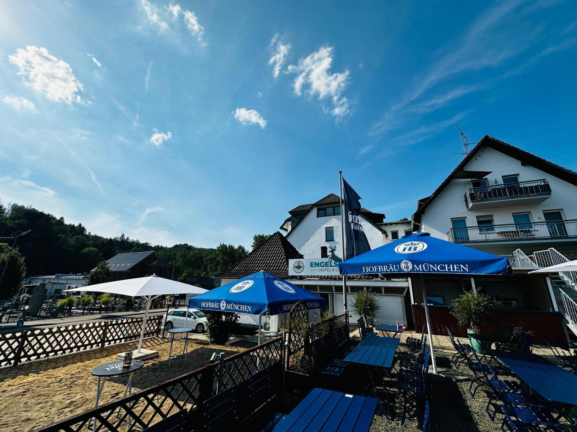 Hotel เองเกลส์เคียร์เชน ภายนอก รูปภาพ